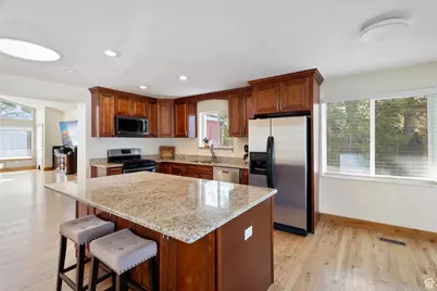 182 E 6790 S, Midvale, UT 84047 - Photo 14