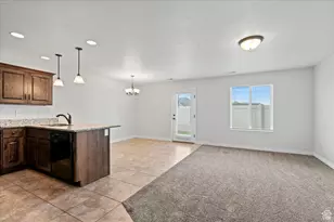 1142 W 2050 S, Syracuse, UT 84075 - Photo 4