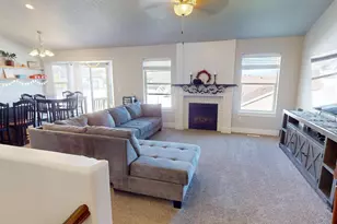 3809 E Hollow Crest Dr, Eagle Mountain, UT 84005 - Photo 12