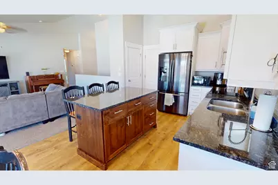 3809 E Hollow Crest Dr, Eagle Mountain, UT 84005 - Photo 8