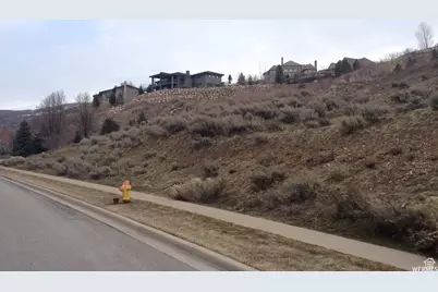 1596 S Stone Rdg E #103, Bountiful, UT 84010 - Photo 2