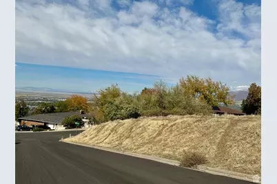 3716 S Oakridge Ct, Bountiful, UT 84010 - Photo 6