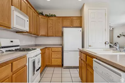 3296 E Hidden Springs Dr, Washington, UT 84780 - Photo 4