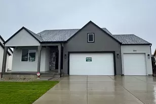 1004 W Motor Vu Dr, Riverdale, UT 84405 - Photo 2