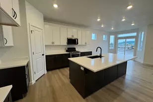 1004 W Motor Vu Dr, Riverdale, UT 84405 - Photo 10