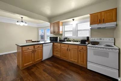 219 E 500 N, Logan, UT 84321 - Photo 2