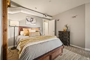 327 W 200 S, Salt Lake City, UT 84101 - Photo 24