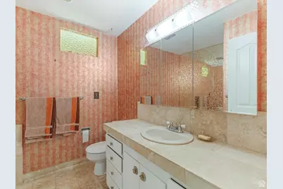 7138 S Chris Ln E, Cottonwood Heights, UT 84121 - Photo 10