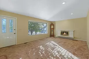 7138 S Chris Ln E, Cottonwood Heights, UT 84121 - Photo 4