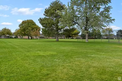 5522 S 600 E, Washington Terrace, UT 84405 - Photo 28