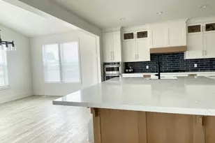 642 S Owens Ct, Grantsville, UT 84029 - Photo 4