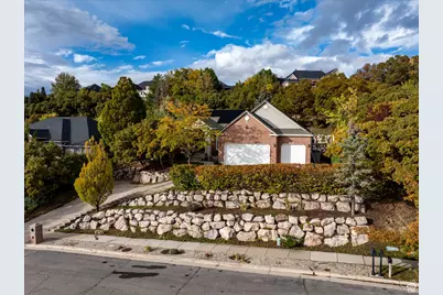 2011 Dan Dr E, Layton, UT 84040 - Photo 2