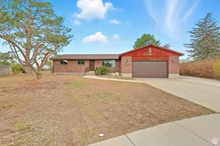 349 Belaire Cir, Grantsville, UT 84029 - Photo 2