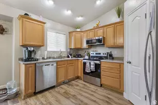 455 Lindy Way, Tooele, UT 84074 - Photo 8