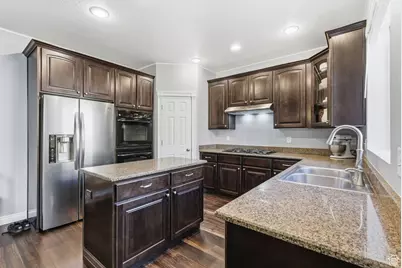 1871 E Chimney Stone Ct S, Draper, UT 84020 - Photo 10