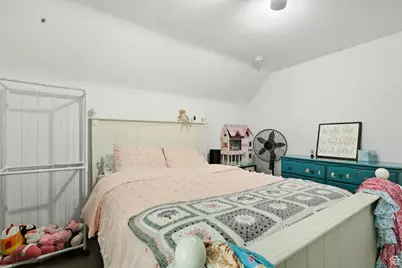 297 E 400 N, Logan, UT 84321 - Photo 16