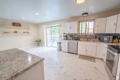 1430 E 8685 S, Sandy, UT 84093 - Photo 12