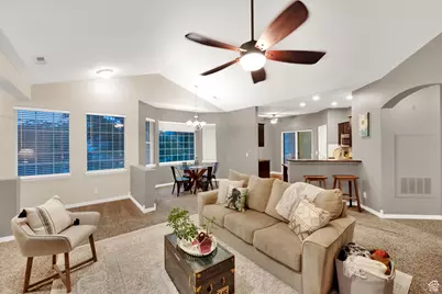 967 S Courtyard Ln E, Centerville, UT 84014 - Photo 6