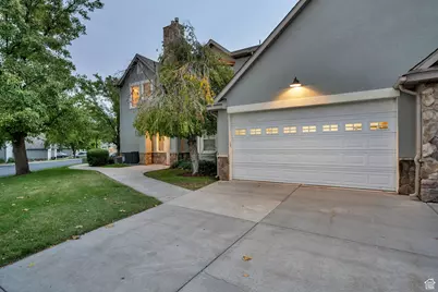 967 S Courtyard Ln E, Centerville, UT 84014 - Photo 2