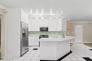 718 E 200 S, Bountiful, UT 84010 - Photo 4