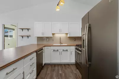 24 W Malstrom Ct, Murray, UT 84107 - Photo 6