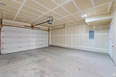 4712 W South Jordan Pkwy, South Jordan, UT 84009 - Photo 32