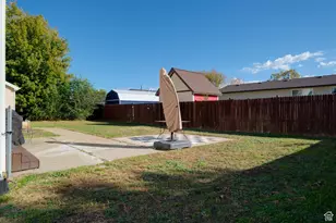 557 S Angel St, Layton, UT 84041 - Photo 22