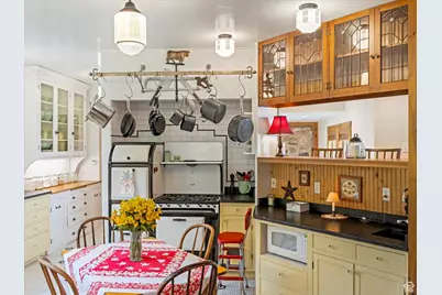 252 N 400 E, Centerville, UT 84014 - Photo 32