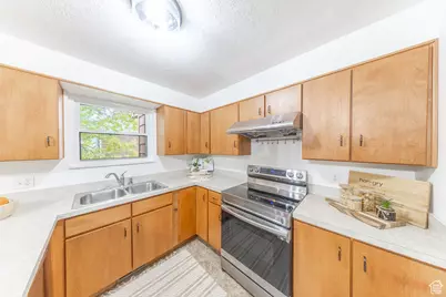 1447 E 2700 N, Layton, UT 84040 - Photo 14