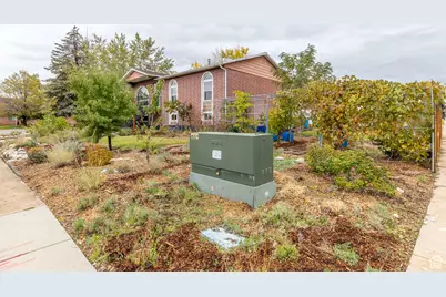 1447 E 2700 N, Layton, UT 84040 - Photo 36