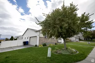 6761 S High Bluff Dr W, West Jordan, UT 84084 - Photo 22