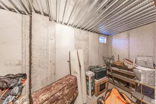 1153 W 1875 S, Syracuse, UT 84075 - Photo 42