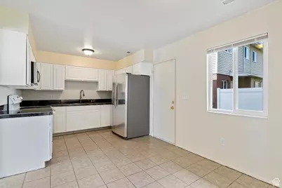 947 Canyon Rd S #15, Ogden, UT 84404 - Photo 8