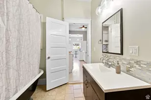 310 S 300 E, Salt Lake City, UT 84111 - Photo 18