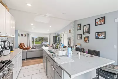 2947 S Calypso St W, West Valley, UT 84120 - Photo 10