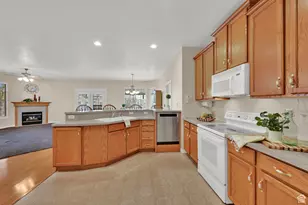 12566 S Tithing Hill Dr, Riverton, UT 84065 - Photo 8