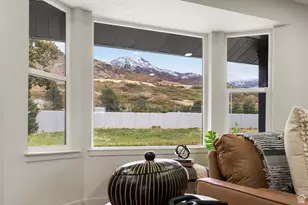 747 Woodridge Dr, Layton, UT 84040 - Photo 10