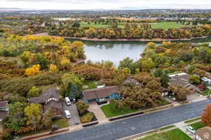 747 Woodridge Dr, Layton, UT 84040 - Photo 2