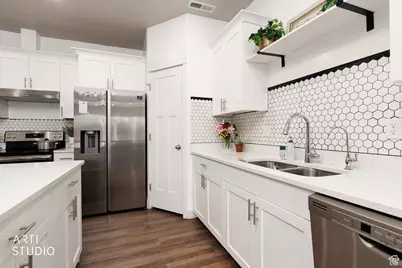 1702 E Stone Way, Eagle Mountain, UT 84005 - Photo 8