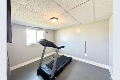 1046 N Cedarwood Blvd N, Tooele, UT 84074 - Photo 12