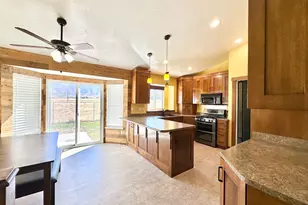 1046 N Cedarwood Blvd N, Tooele, UT 84074 - Photo 4