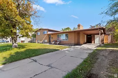 698 N Brook Ave E, Tooele, UT 84074 - Photo 2