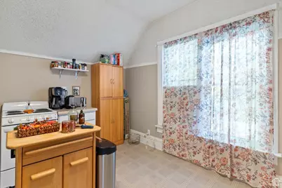1175 S 300 E, Salt Lake City, UT 84111 - Photo 16
