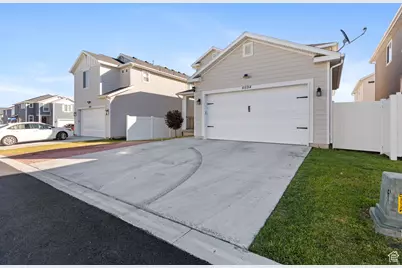 4694 E Lake Corner Dr, Eagle Mountain, UT 84005 - Photo 4