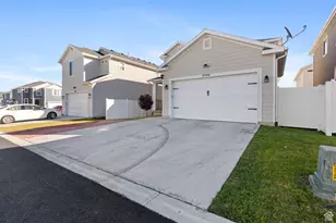 4694 E Lk Cor Dr, Eagle Mountain, UT 84005 - Photo 4