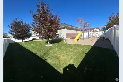 95 W 2400 N, Layton, UT 84041 - Photo 2