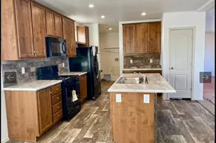 289 W Center, Hinckley, UT 84635 - Photo 2