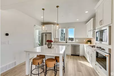 1476 W 550 N #161, Farmington, UT 84025 - Photo 4