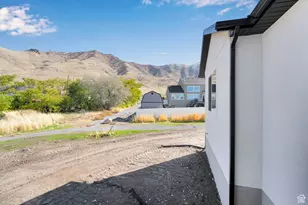 8674 N Halloran Ct, Lake Point, UT 84074 - Photo 32