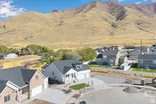 8674 N Halloran Ct, Lake Point, UT 84074 - Photo 26